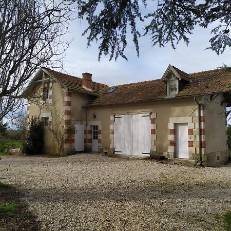 PETIT SAINT HUBERT 1 à 4 PERSONNES Acomodação com café da manhã Velles  Exterior foto