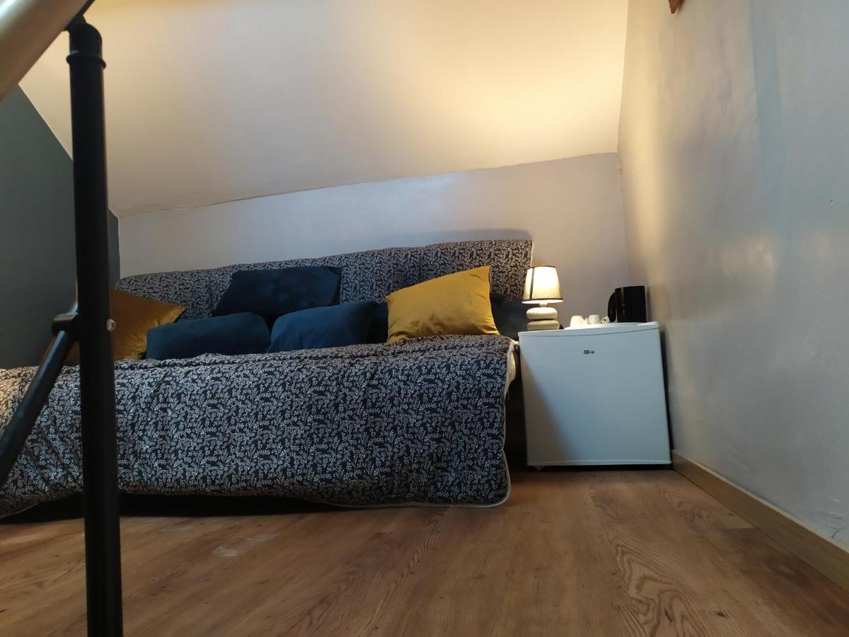 PETIT SAINT HUBERT 1 à 4 PERSONNES Acomodação com café da manhã Velles  Exterior foto