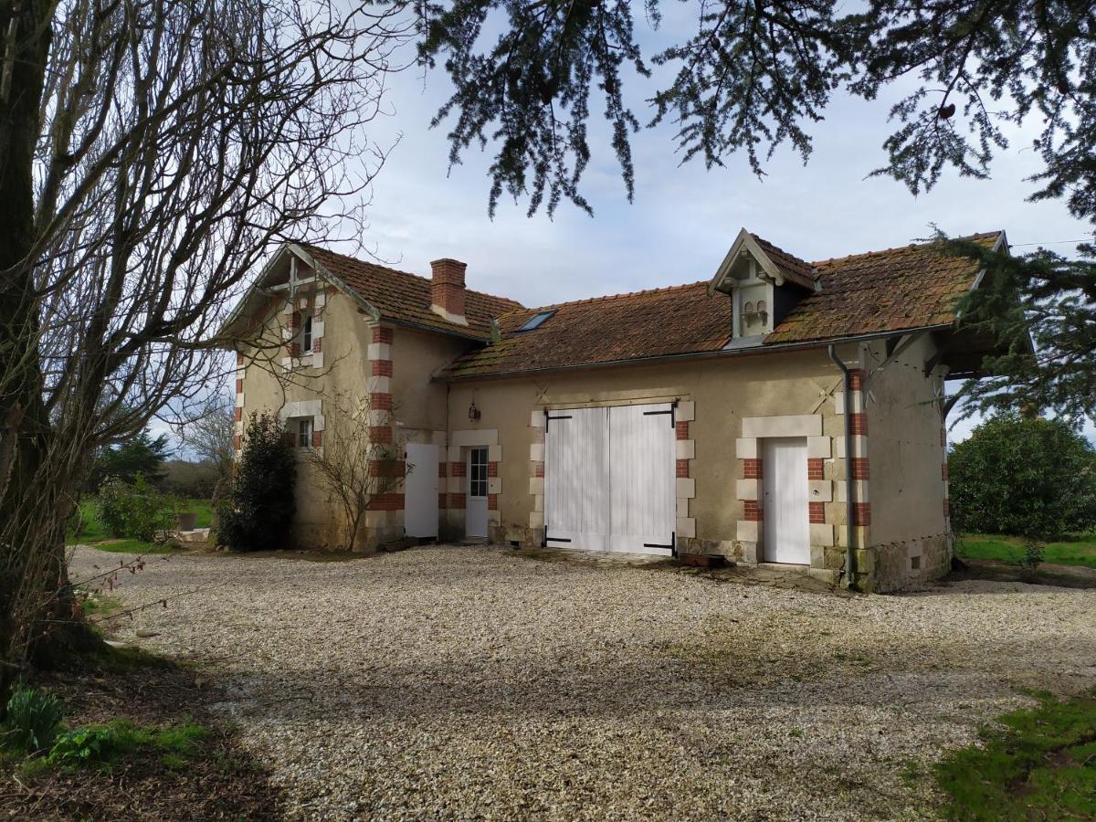 PETIT SAINT HUBERT 1 à 4 PERSONNES Acomodação com café da manhã Velles  Exterior foto