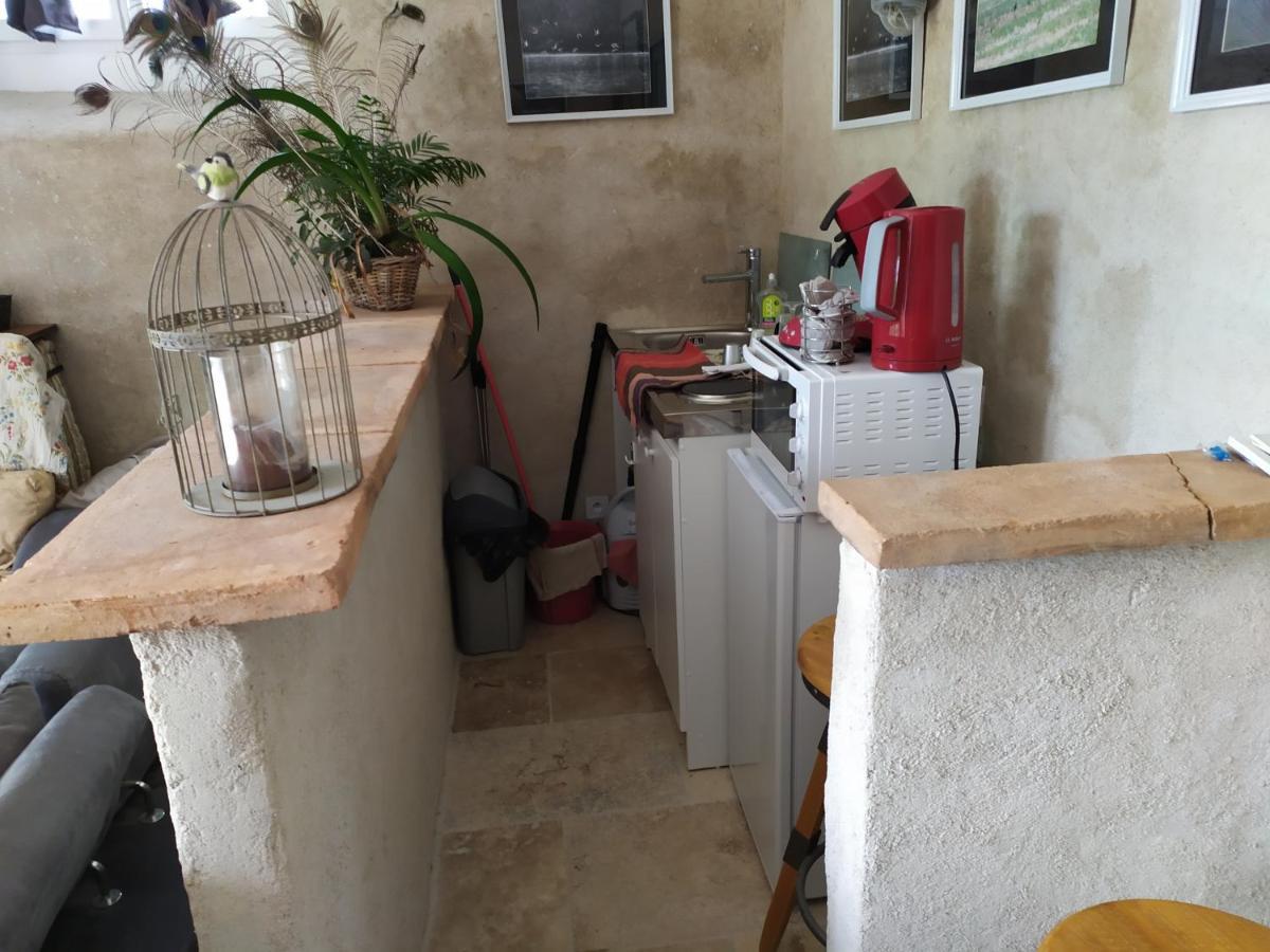 PETIT SAINT HUBERT 1 à 4 PERSONNES Acomodação com café da manhã Velles  Exterior foto