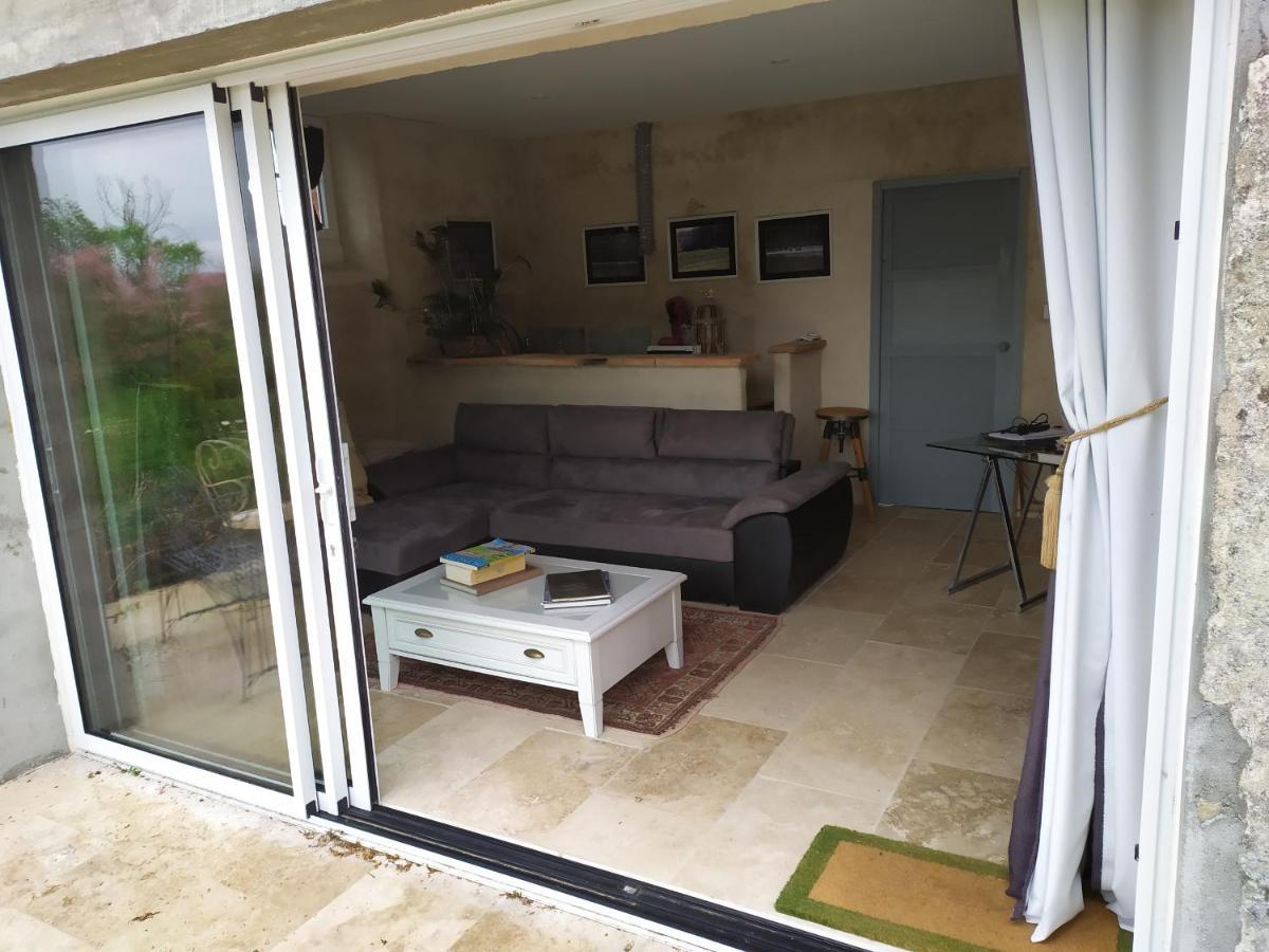 PETIT SAINT HUBERT 1 à 4 PERSONNES Acomodação com café da manhã Velles  Exterior foto